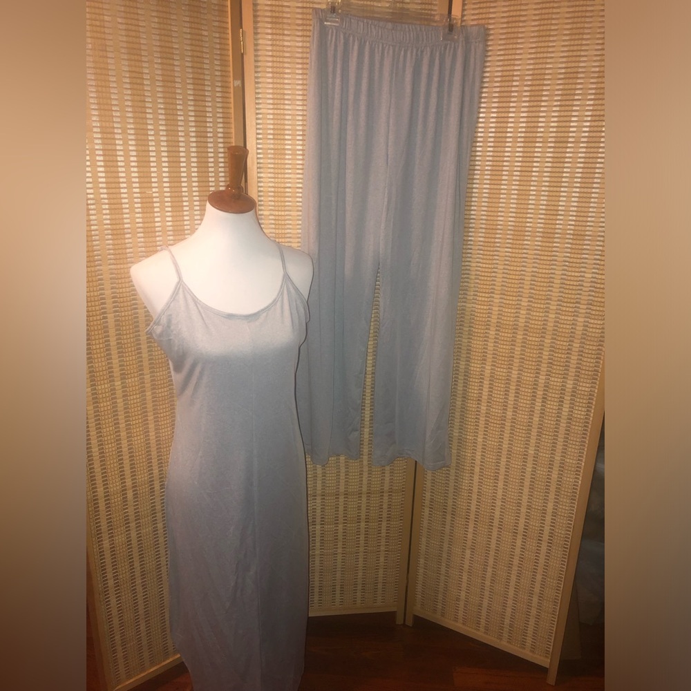 Womens Zich Gray Set Top and pants.  Size 12 New without Tags